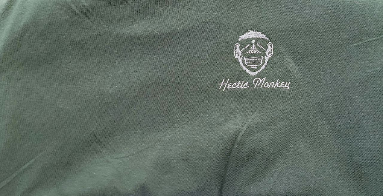 Embroidered (H.M) short sleeve t-shirt